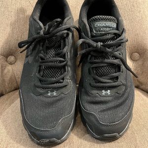 Under Armour black sneakers. Great condition. Men’s Size 11